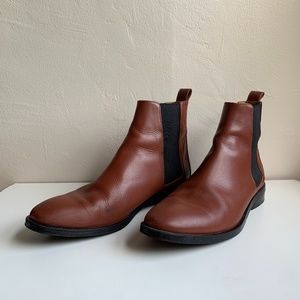 Everlane The Modern Chelsea Boot in Oxblood
